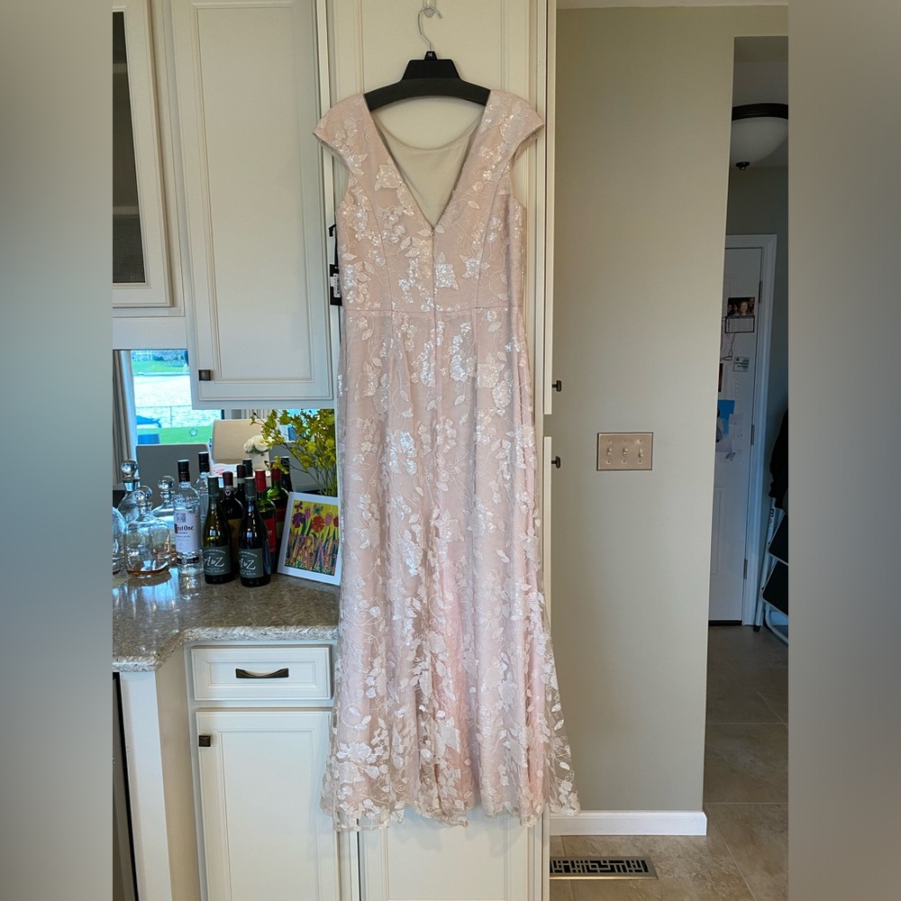 NWT Vera Wang Dress - Picture 2 of 9